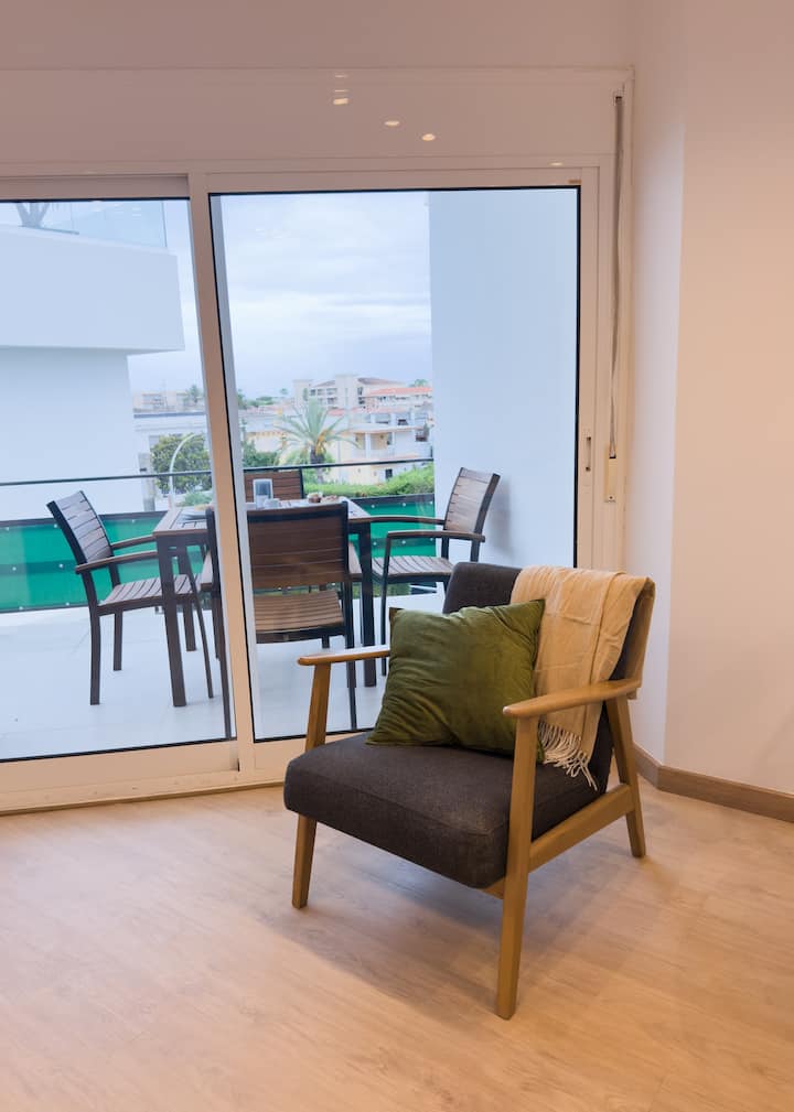 110 - Beachside Renovated 1br Apt 5 Min From Beach - Reus