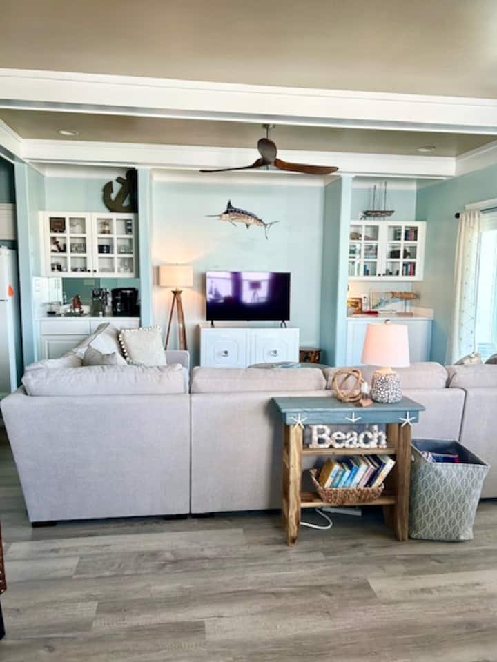 Direct Beach Access - Oceanside 2b/2b Condo W/pool - Emerald Isle, NC