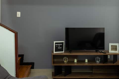 Popular Airbnb listing: Family home near the Embassy and Airport/parking in Engativá