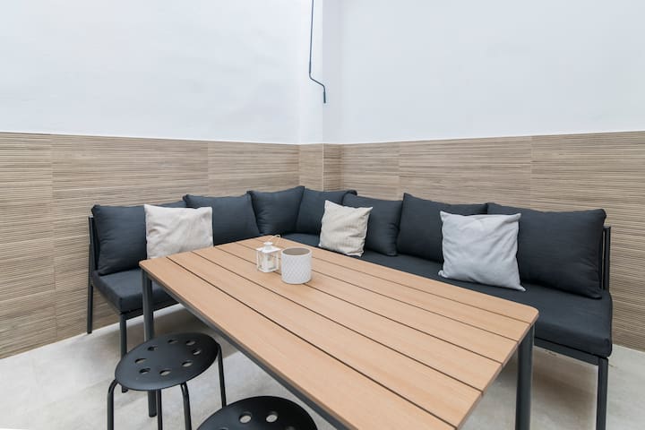 Diseño confort con terraza ideal familias y grupos gallery image 3