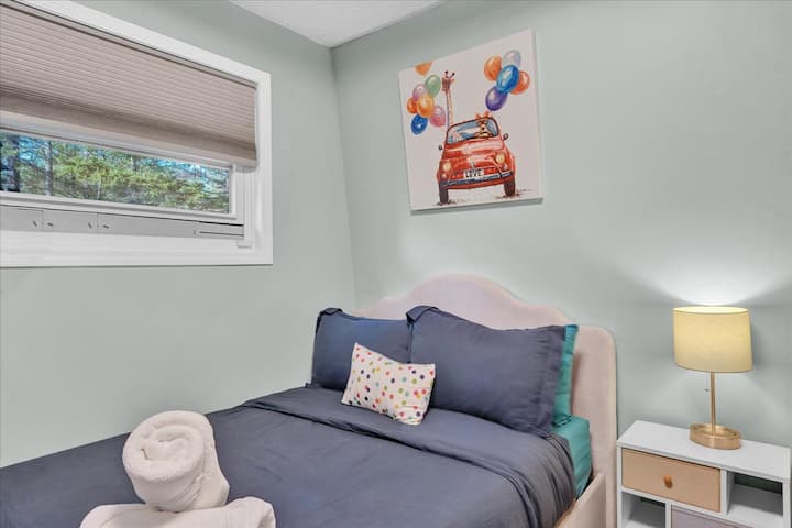 Dormitorio chic con detalles elegantes