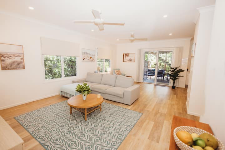 Ackers Cottage 2 - Lush Garden And Pool Nr Stadium - Townsville