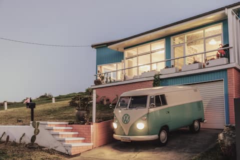 Successful Airbnb property: Merewether Beach Shack in Newcastle