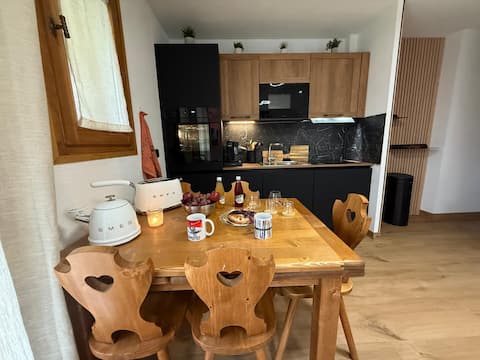 Popular Airbnb listing: Apartment – heart of Samoëns, garage & ski bus in Samoëns