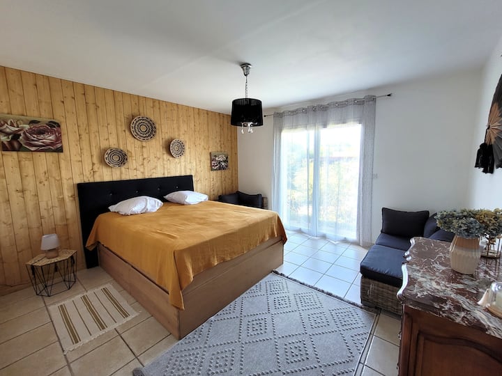 Quarto principal com cama 160 x 200