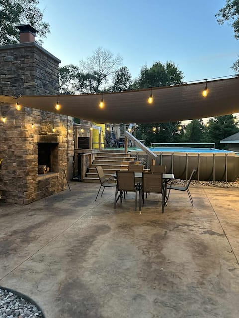 Brown Bear Cottage - Pet Friendly Home