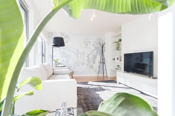 MY LX FLAT Stunning and Bright 2BR Apartment