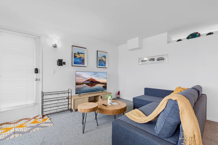 3b1.5b Waterfront Upper Unit @Oak Harbor - Oak Harbor, WA