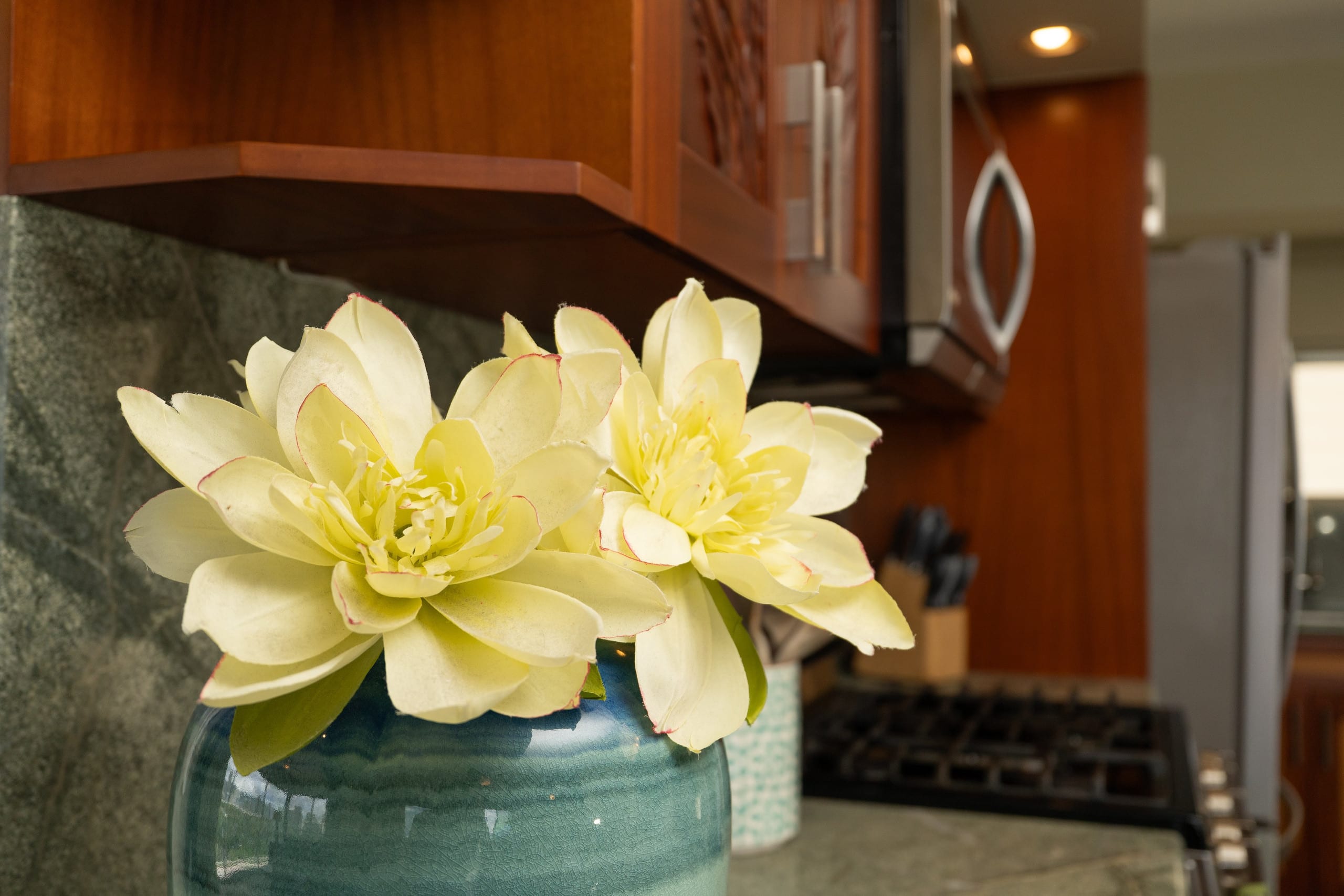 Condo in Honolulu · ★4.91 · 2 bedrooms · 4 beds · 2 private baths - Image 15