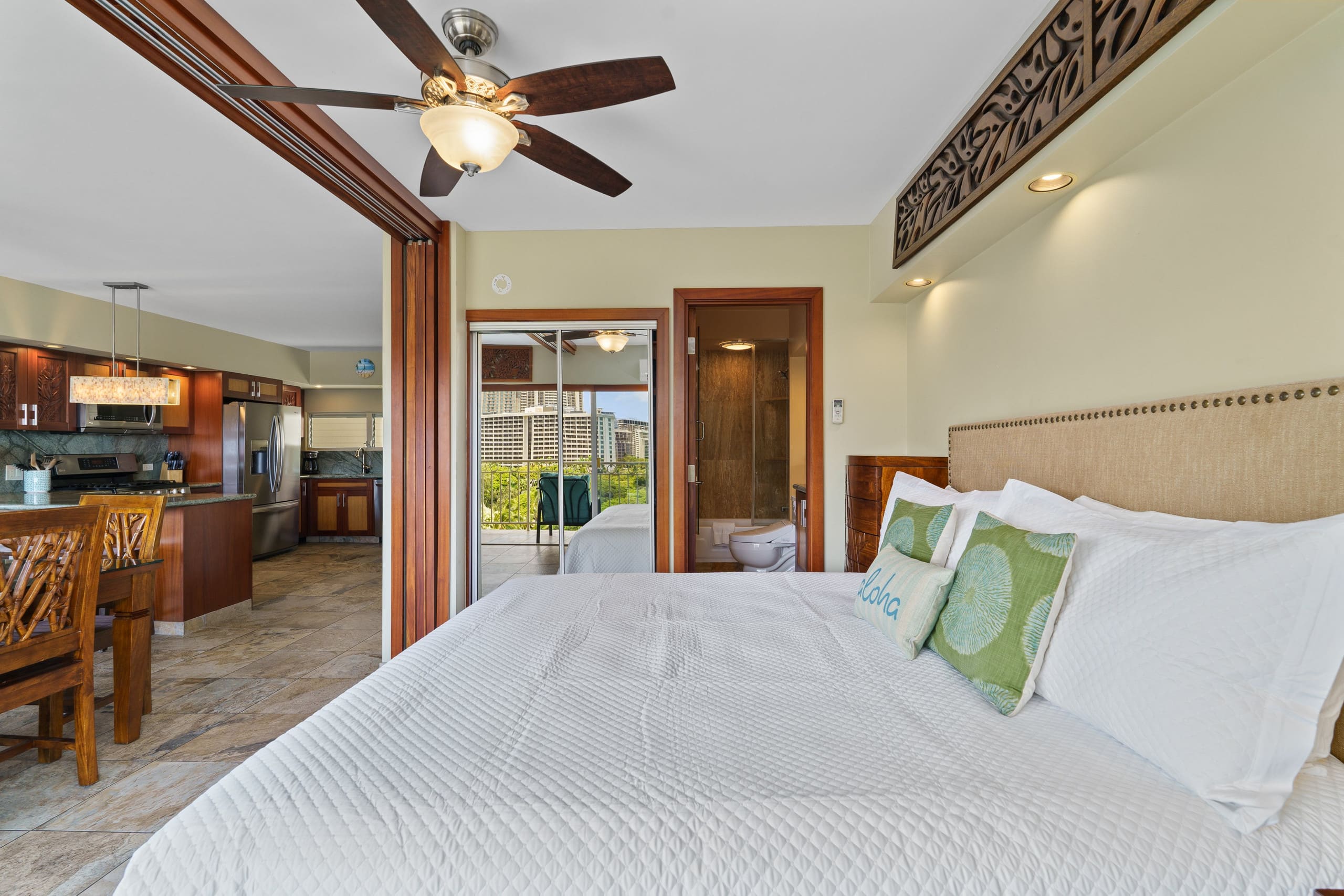 Condo in Honolulu · ★4.91 · 2 bedrooms · 4 beds · 2 private baths - Image 1