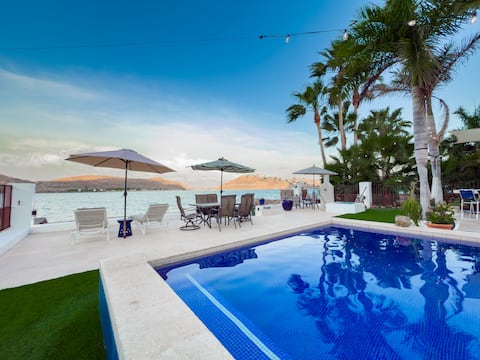 Beachfront w/ private pool and breathtaking views
