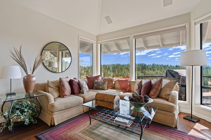 Amazing River Views With Private Hot Tub - Bend, OR