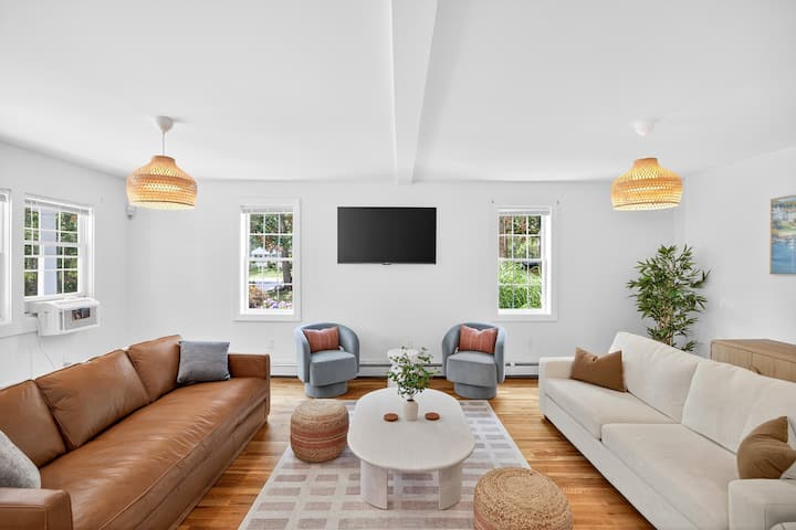 Family Cape Cod Oasis-pool-hot Tub-game&kids Room - Mashpee, MA