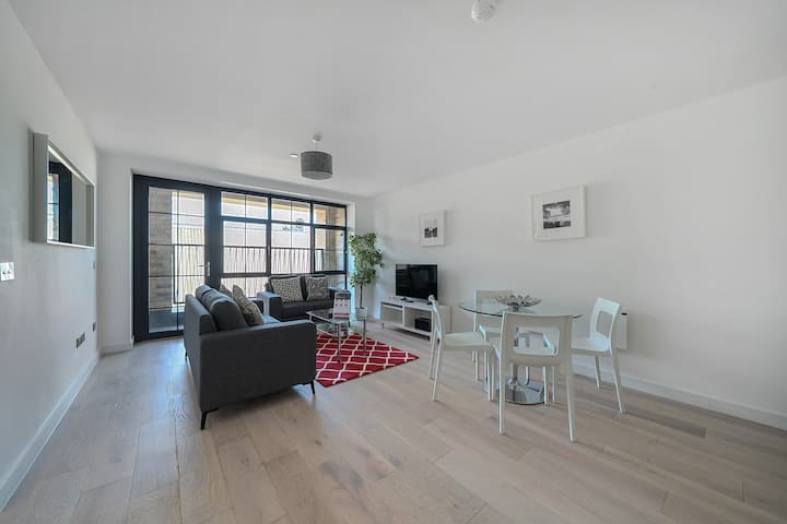 Great 2 Bedroom Apartment In Limehouse - Bethnal Green - London