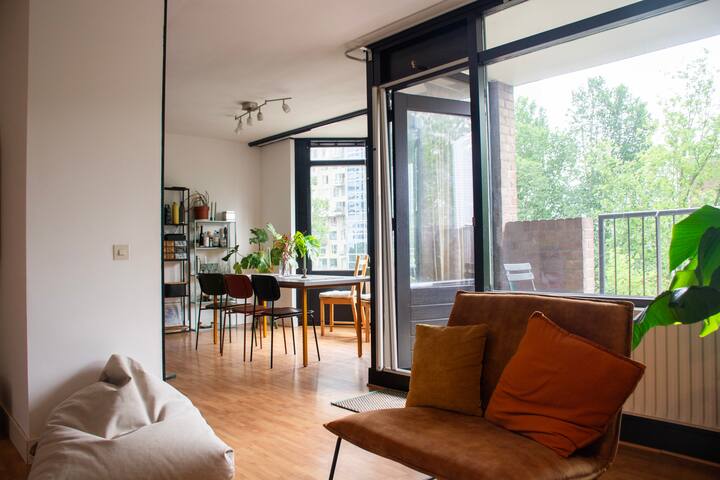 city heart bright flat by water