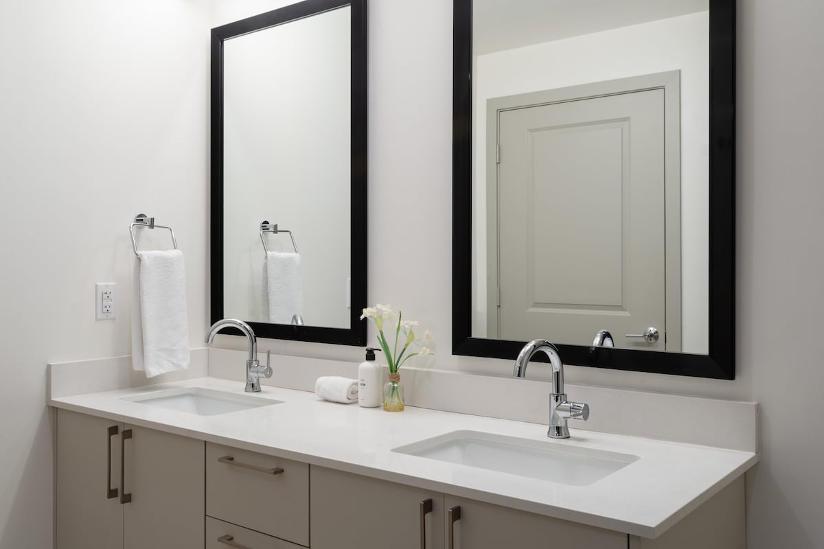 Kasa at The Waller Austin | King 1BD in Austin