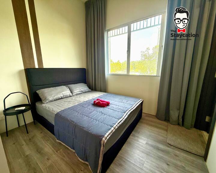 Двойно легло, гардероб

Баня в спалнята (баня 2)