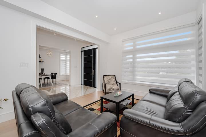 Modern Luxury House In Mississauga - 토론토