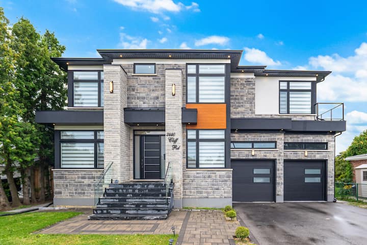 Modern Luxury House In Mississauga - Mississauga