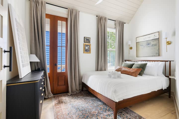 ห้องนอน 2 - เตียงควีนไซส์ 