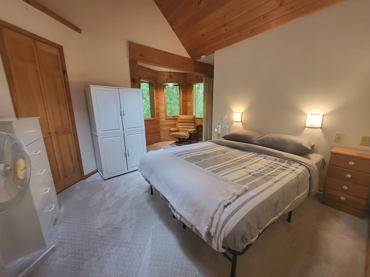 Hlavná spálňa s vlastnou kúpeľňou