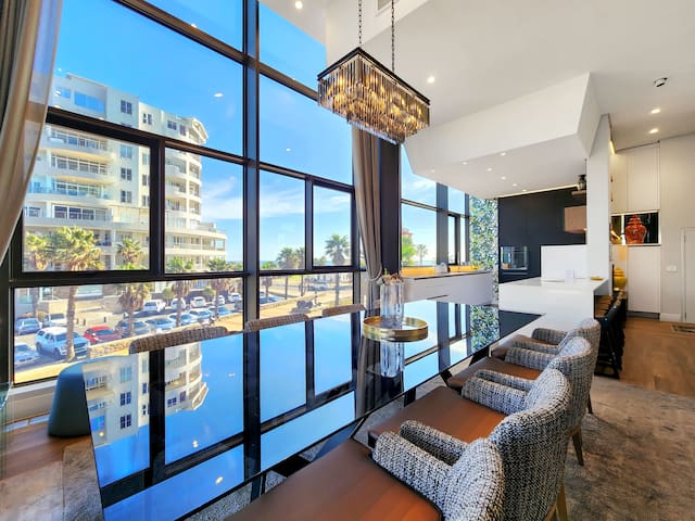 Stylish Mouille Point-2 Bedroom