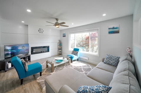 Private renovated home, 5 beds, Central Langley