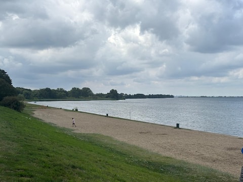 House by the lake, 30 mins from Amsterdam