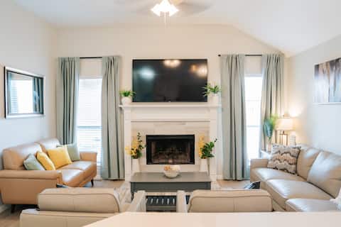 3-Bd Home | Mins to Dwntwn DTX | 8 Guests | Garage