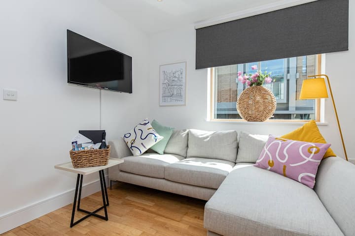 Oxford Castle Apartment W/ Balcony | City Centre - 牛津
