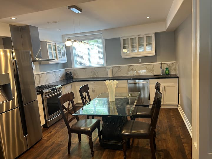 Cosy Two Bedroom Basement. - Innisfil