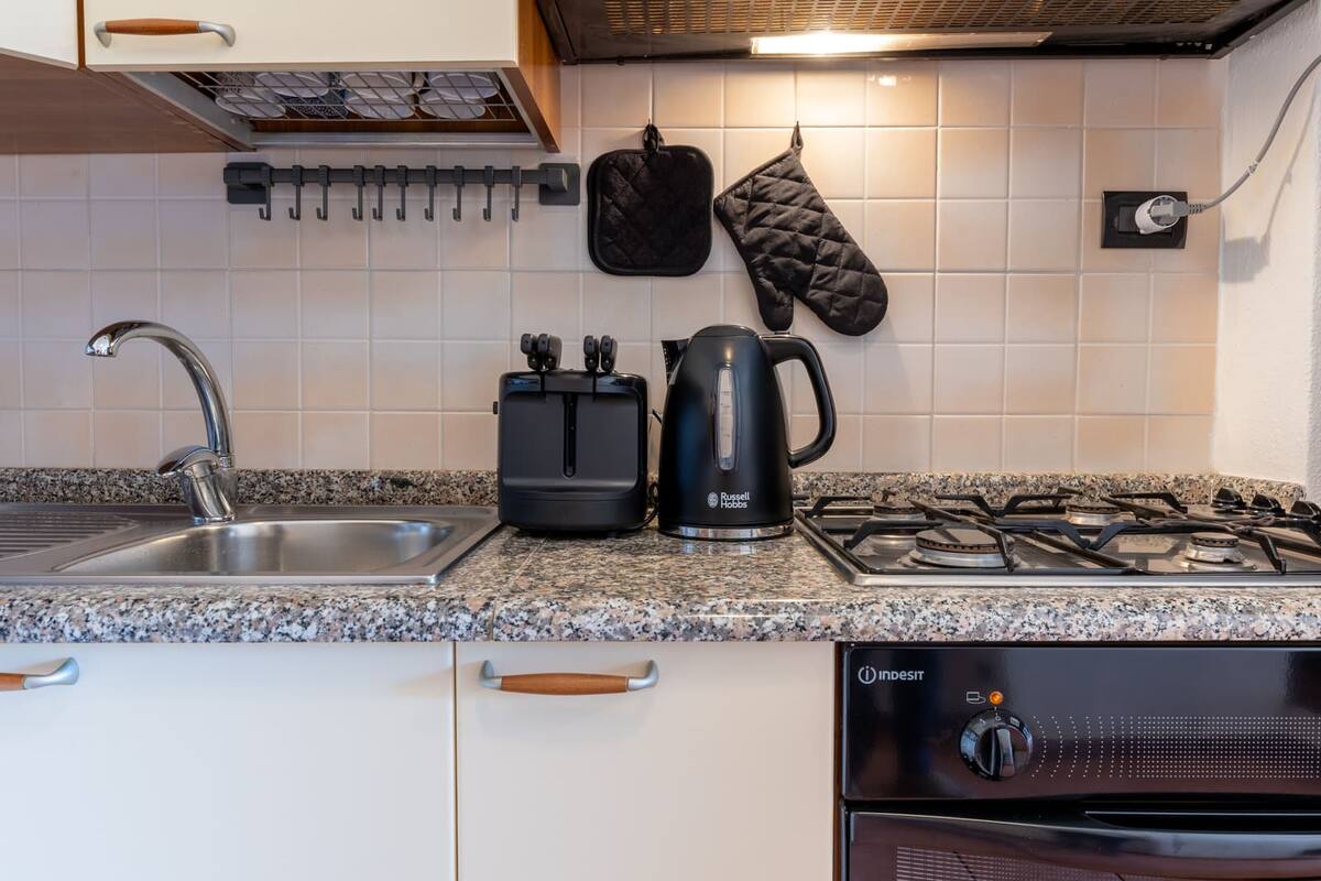 Elegante Appartamento [Wi-Fi e Colazione Free] foto 22