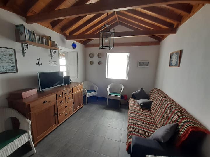 Adega Da Figueira · Whalers' Ruin & Ocean Views - Azores