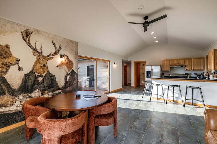 Golden Eagle Getaway W/hot Tub! - Big Bear Lake, Montana