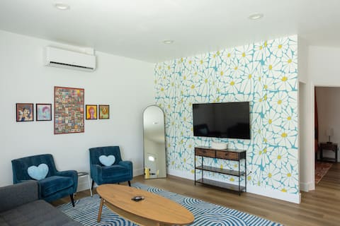Popular Airbnb listing: The Jive Hive - Downtown Retreat in Poplar Grove
