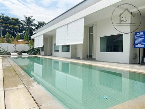 PD Beachfront Luxury Pool Villa • Highland Villa
