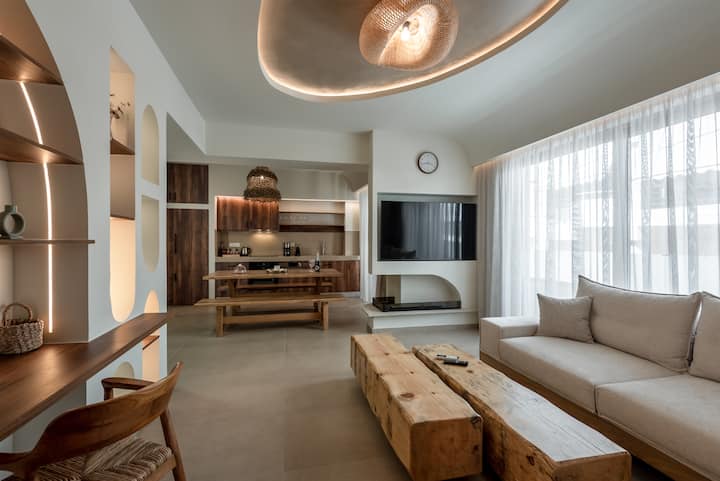Devina Residence 2, Luxury City Jacuzzi Apartment - Chania