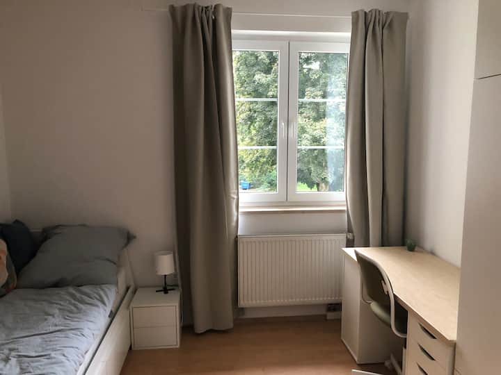 Кревет што се продолжува со ширина 80 или 160 см 