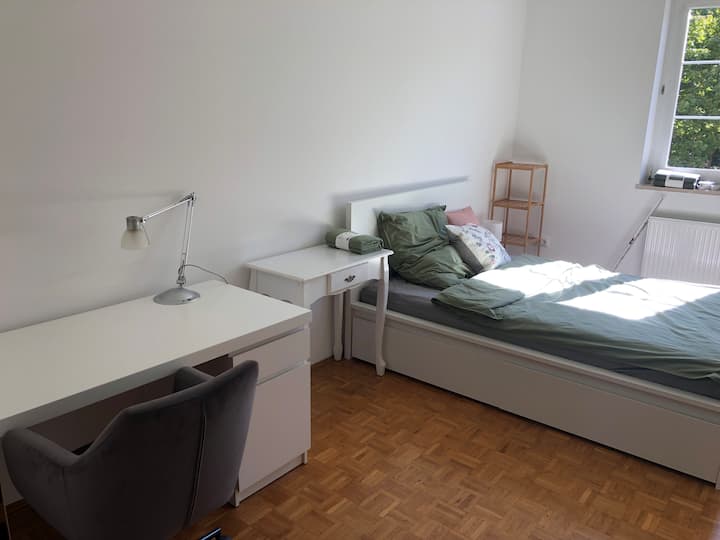 Кревет широк 140 см 