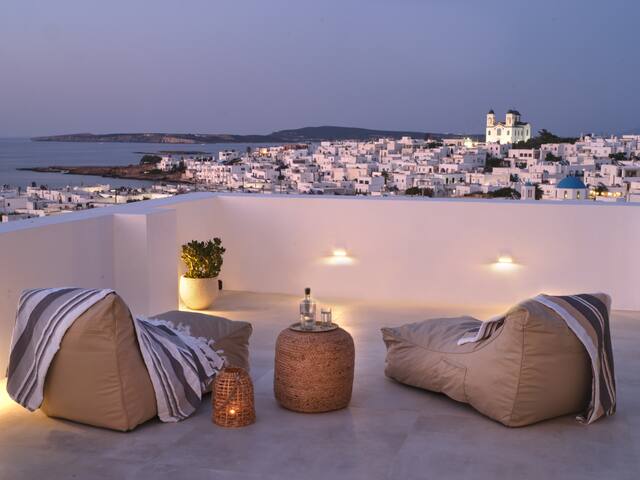 Parian Pearl Unique SeaView gallery image 2