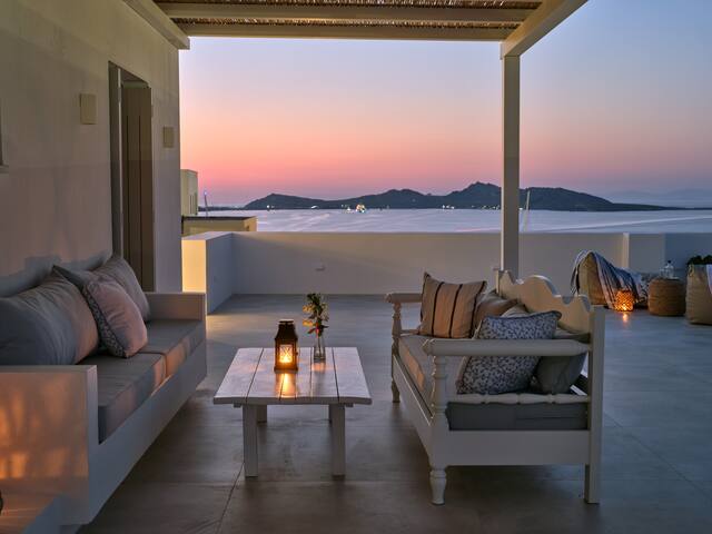 Parian Pearl Unique SeaView gallery image 5