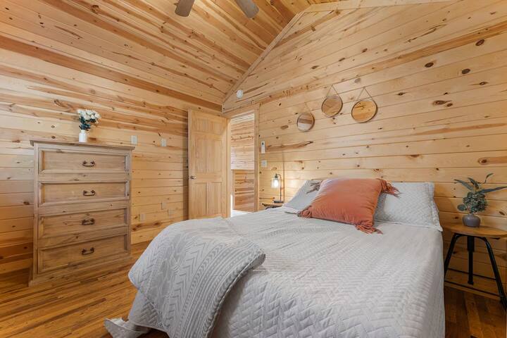 קסם כפרי פוגש יוקרה מודרנית – מקום מפלט מושלם!