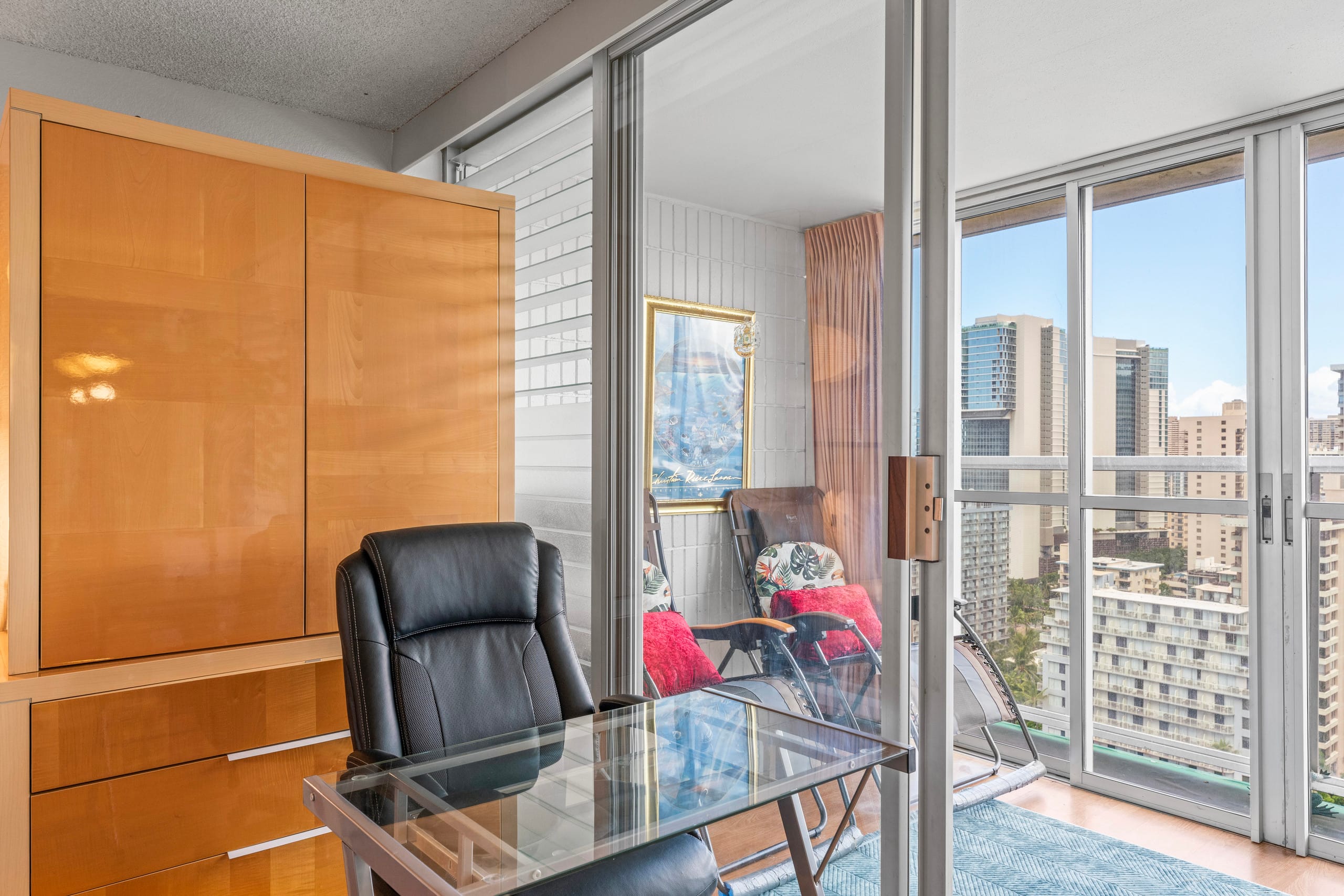 Modern upgrade near beach amazing views king bed - Image 20
