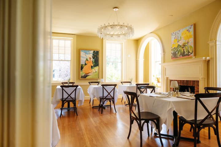 Downtown Fredericksburg Inn: A Warm, Homey Escape - Fredericksburg, VA