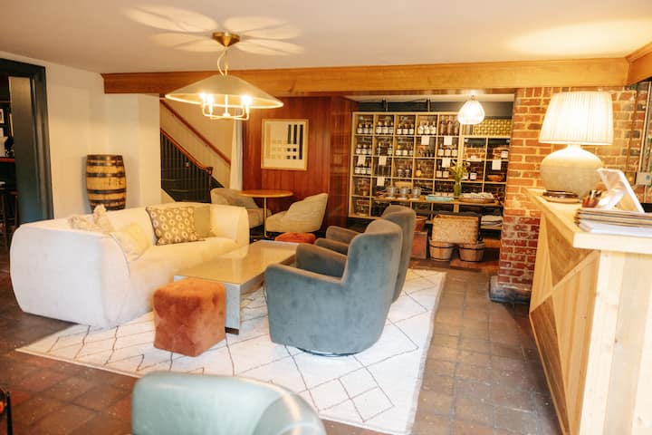 Soft & Sunlit Downtown Stay | Breakfast Included - Fredericksburg, VA