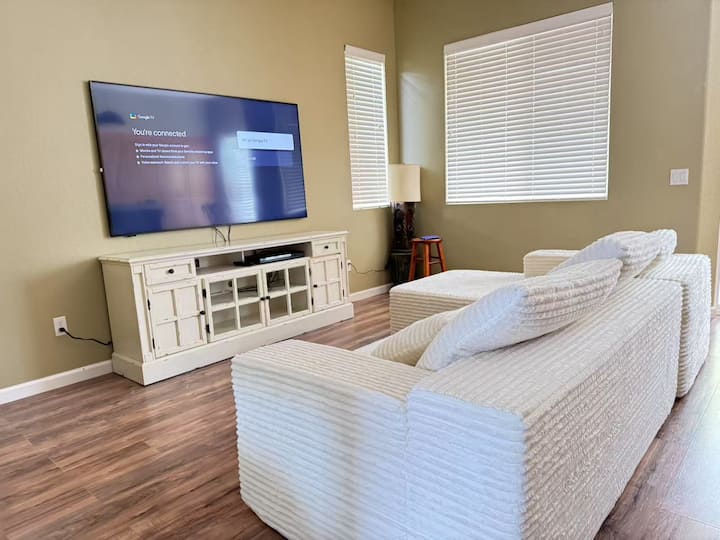 Comfy Home In A Quiet Community - Nugget Casino Resort