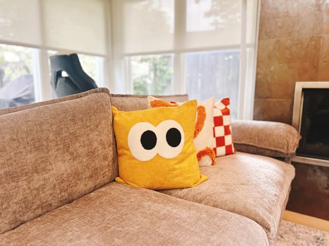 Bright 3BR Eichler Close to Stanford & Tech Hubs gallery image 4