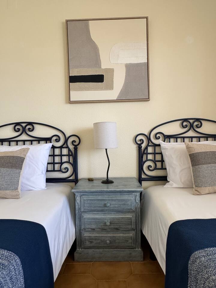 غرفة النوم 2