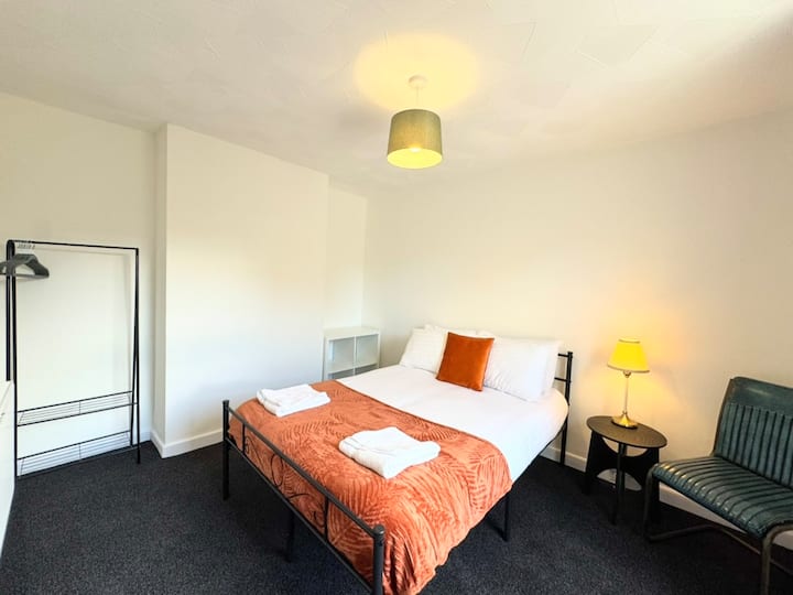 ห้องนอนคู่ - ห้องนอนกลางชั้นบน