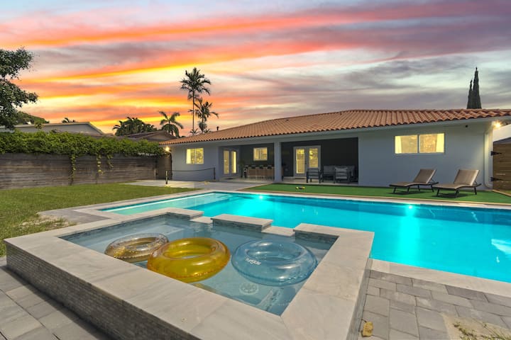 Heated Pool + Games • Family Haven • Near Fiu - Doral, FL